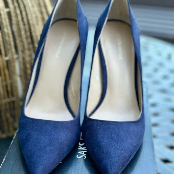 Saks Fifth Avenue Navy Blue Suede Heels - Picture 8 of 9